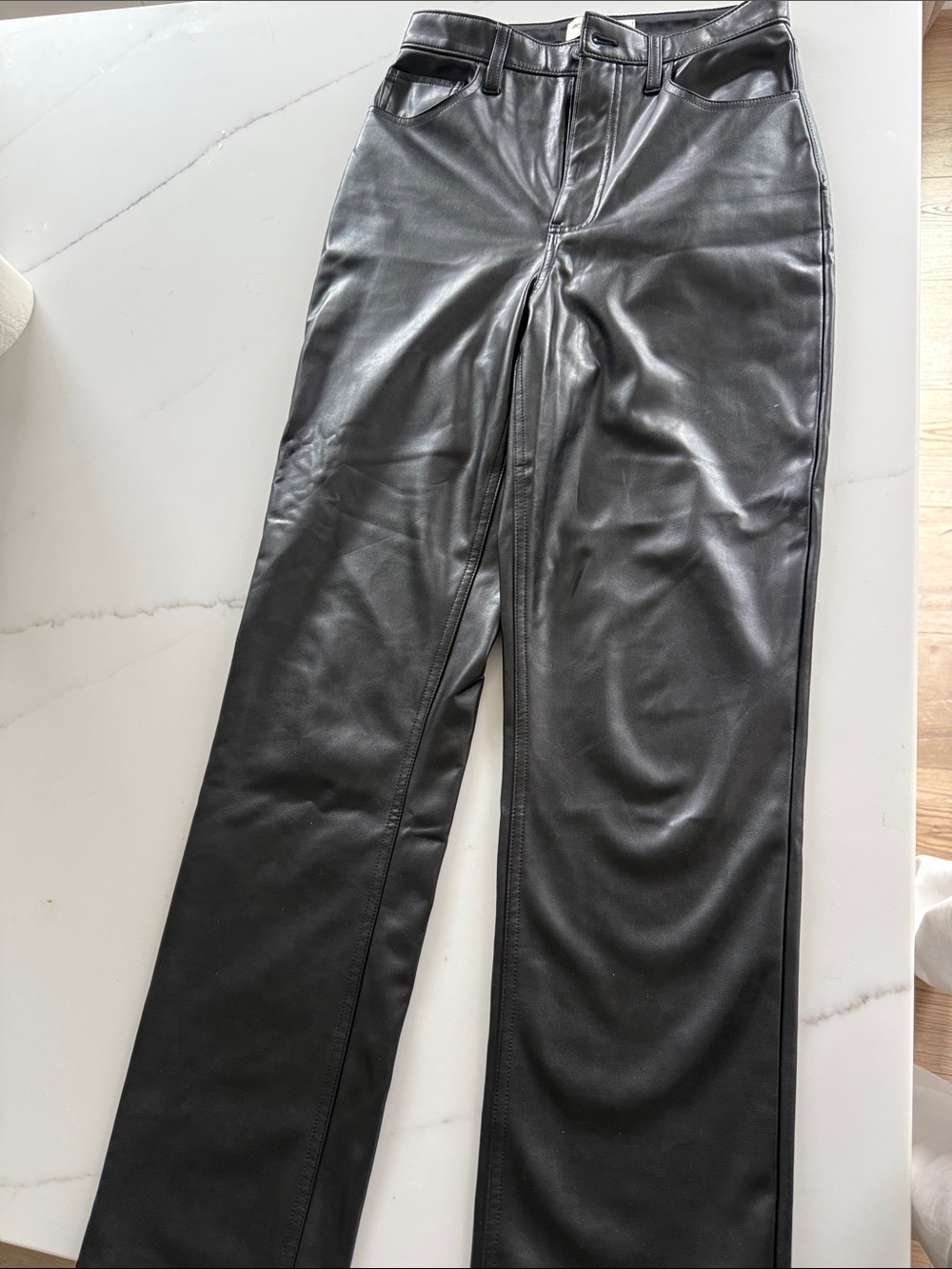 Curve love Abercrombie & Fitch Black Faux Leather Straight-Leg Pants